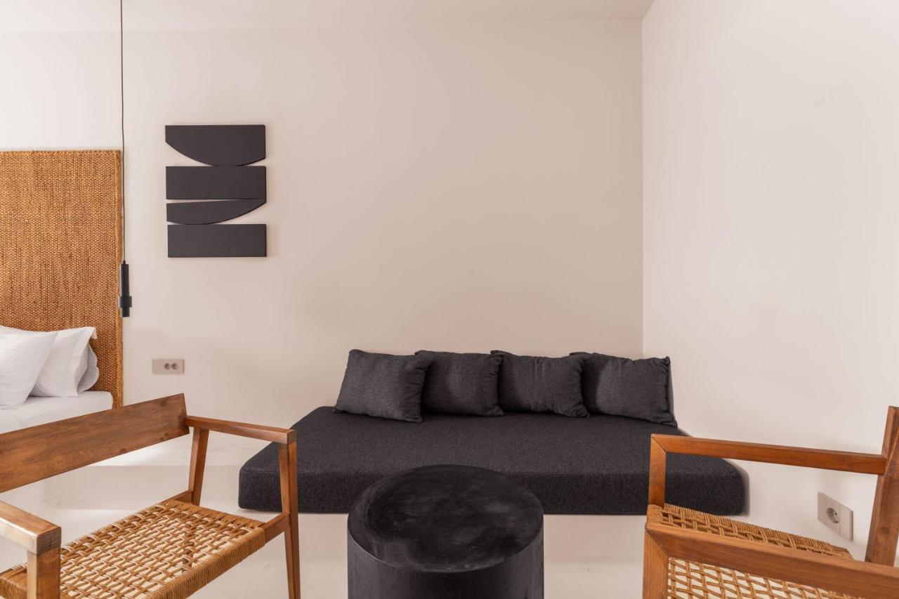 Akre - Designed For Adults 4*