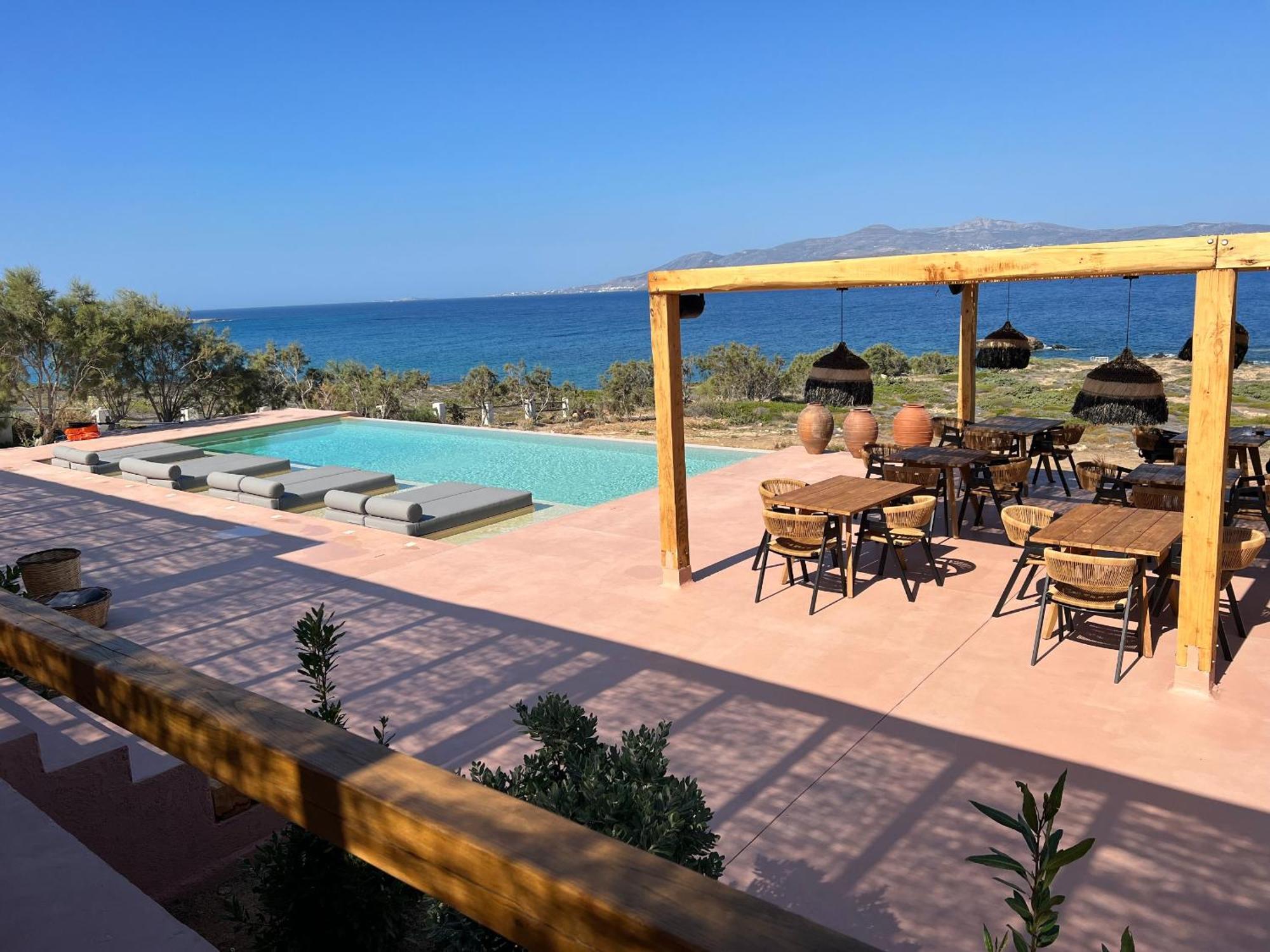 Akre - Designed For Adults 4*