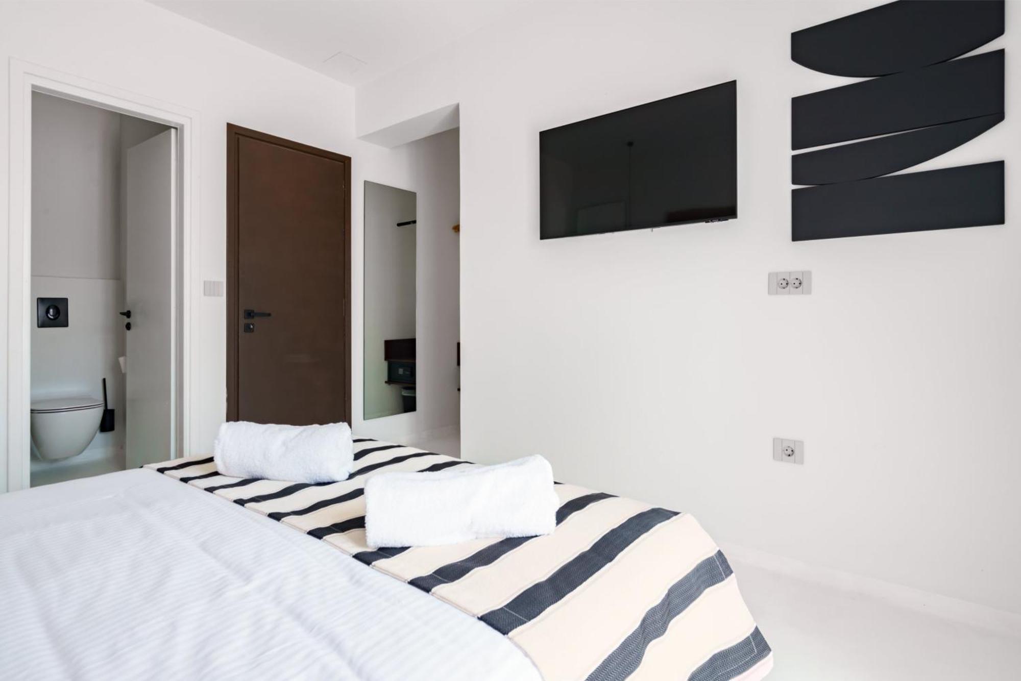 Akre - Designed For Adults 4*
